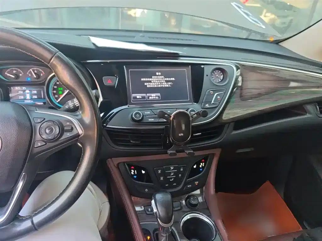 2017 Buick Envision Plus 20T 2WD Luxury — миниатюра 6