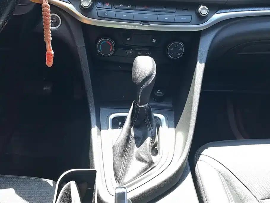 Buick Excelle 2021 Facelift Classic 1.5L Automatic Elite — миниатюра 16