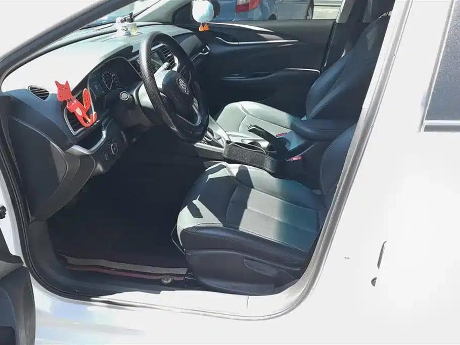 Buick Excelle 2021 Facelift Classic 1.5L Automatic Elite — миниатюра 9