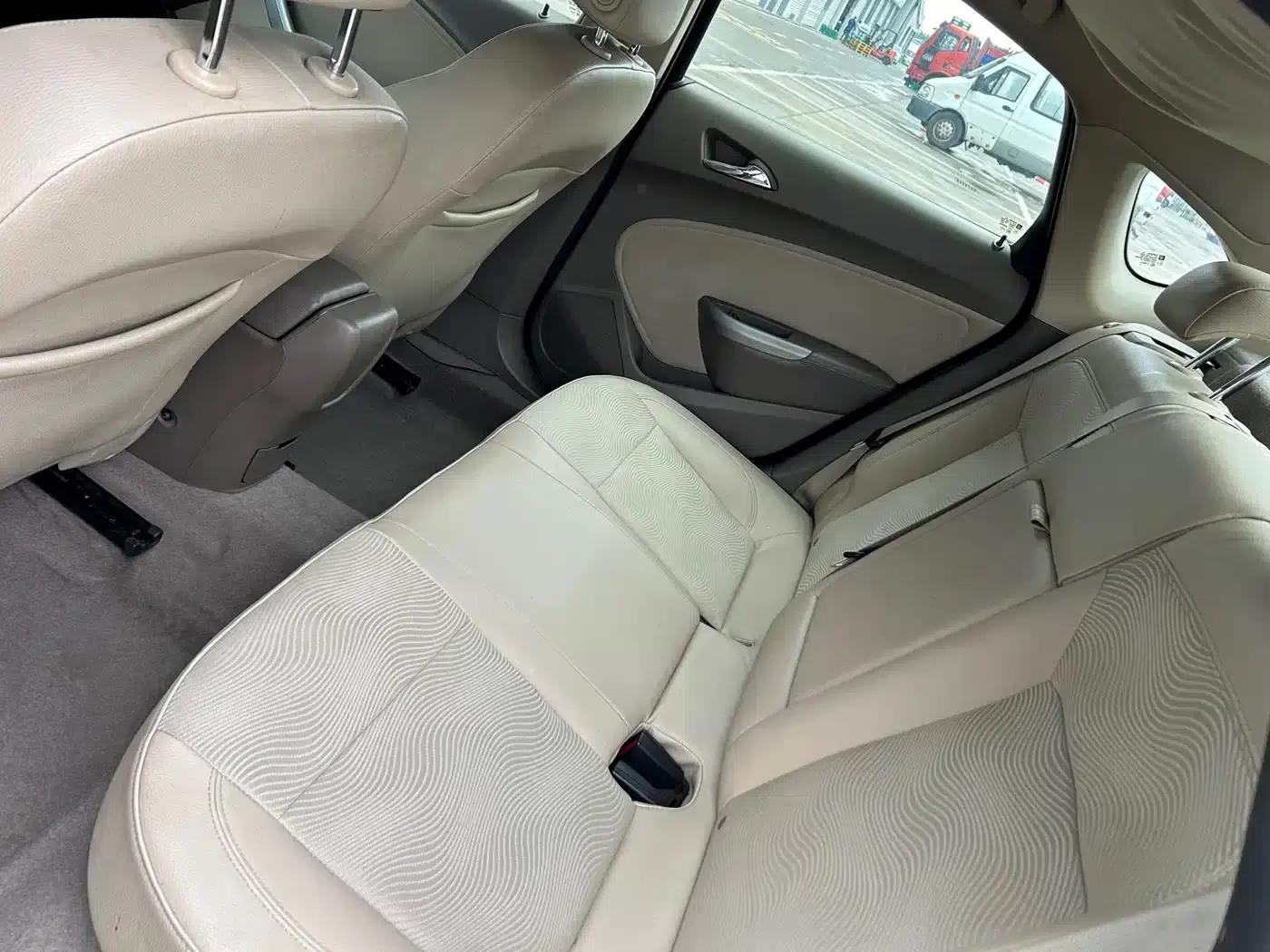 Buick Excelle GT 1.6L Automatic Fashion Edition 2013 — миниатюра 10