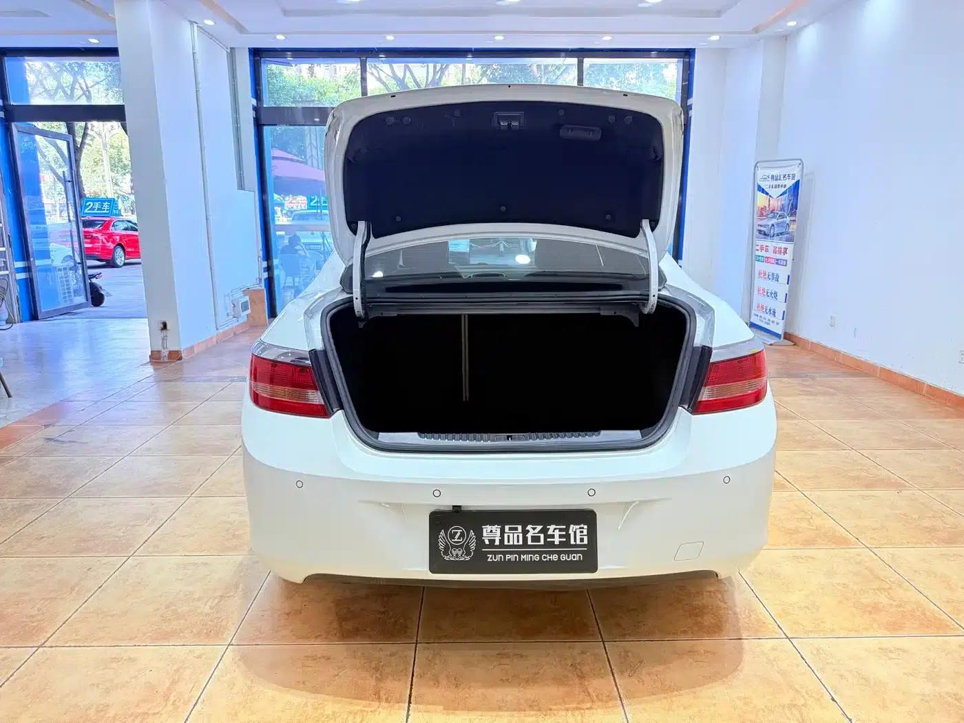 Buick Excelle GT 1.6L Manual Entry-Level Edition (2013) — миниатюра 14
