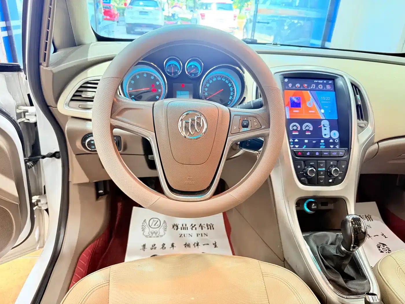 Buick Excelle GT 1.6L Manual Entry-Level Edition (2013) — миниатюра 8