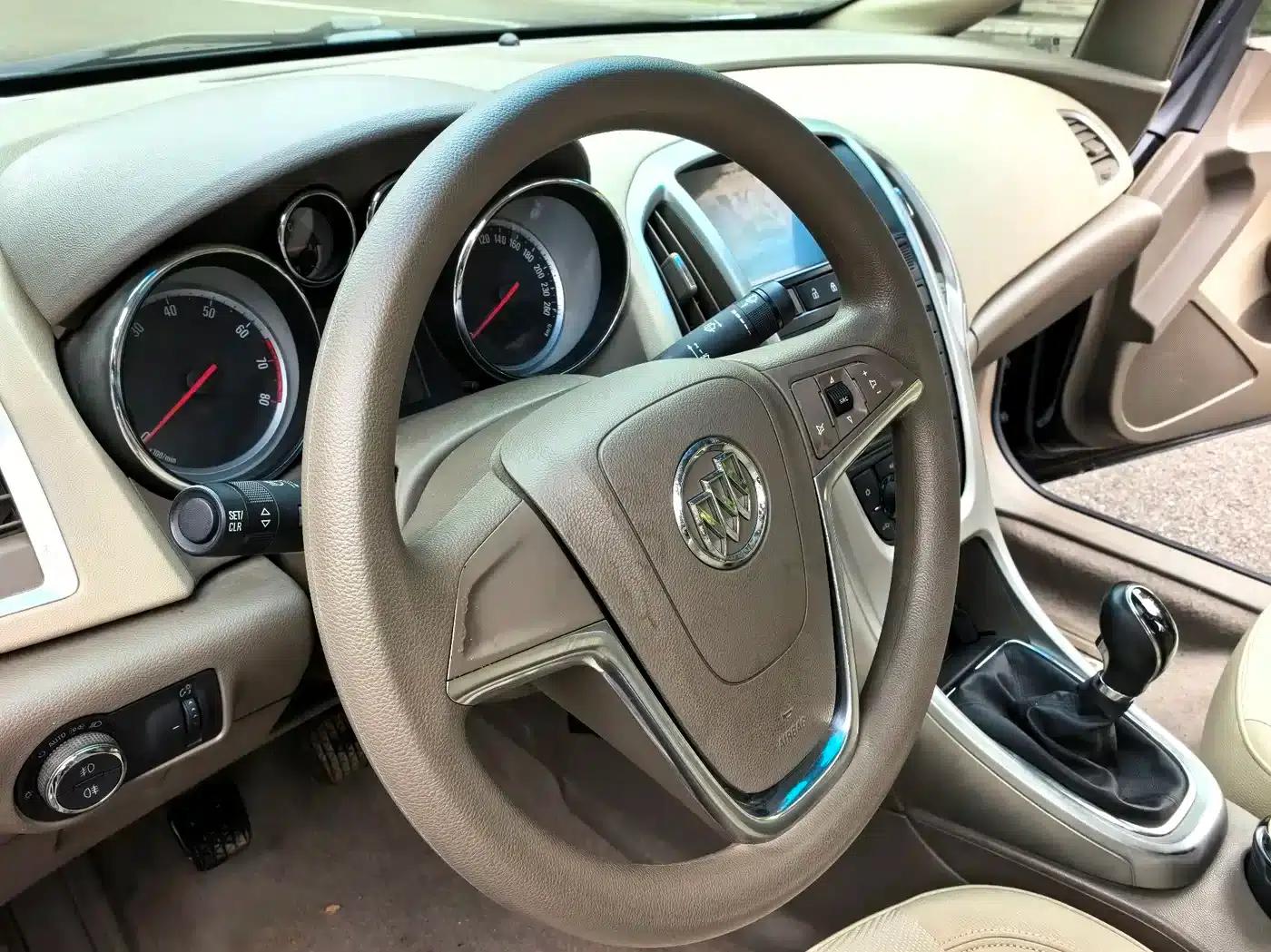 Buick Excelle GT 1.6L Manual Entry-Level Edition (2013) — миниатюра 11