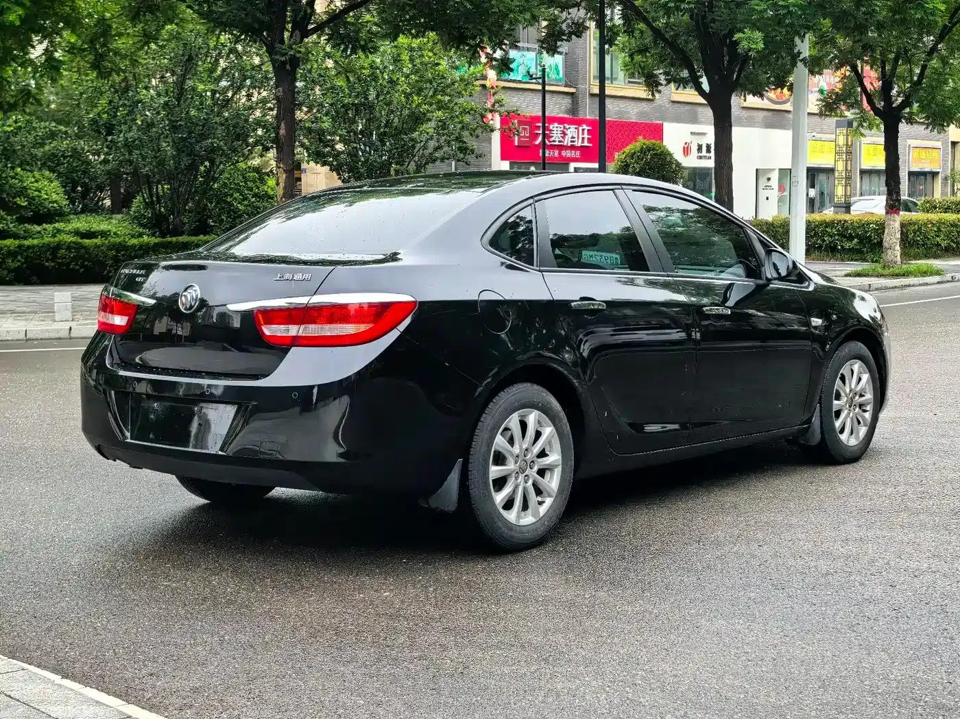 Buick Excelle GT 1.6L Manual Entry-Level Edition (2013) — миниатюра 4