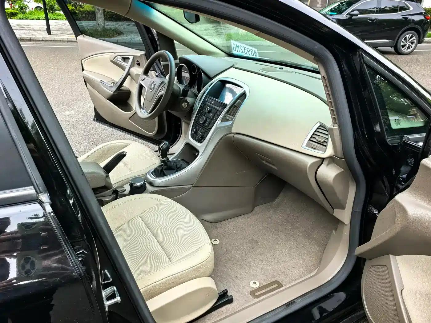 Buick Excelle GT 1.6L Manual Entry-Level Edition (2013) — миниатюра 9