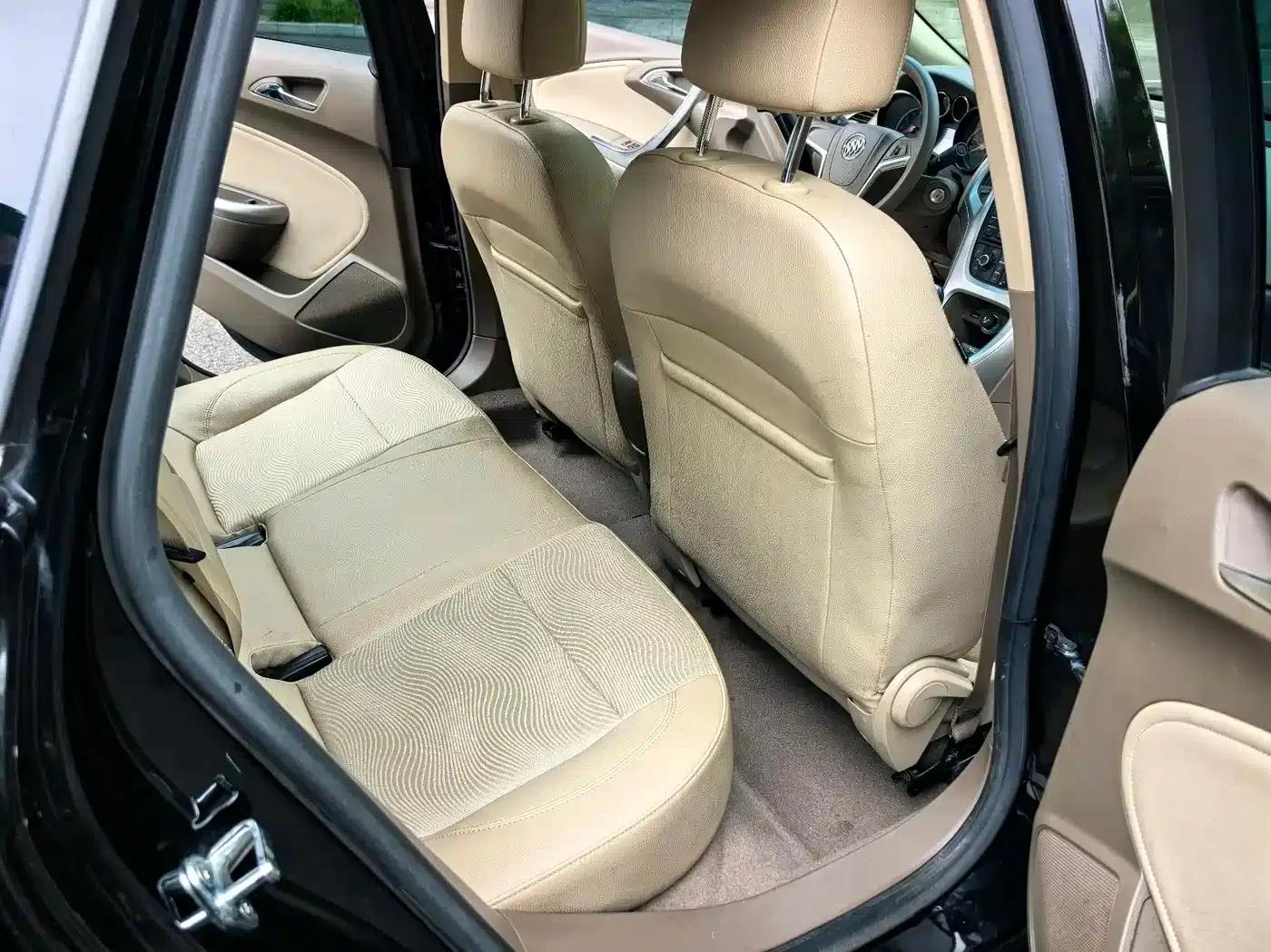 Buick Excelle GT 1.6L Manual Entry-Level Edition (2013) — миниатюра 10