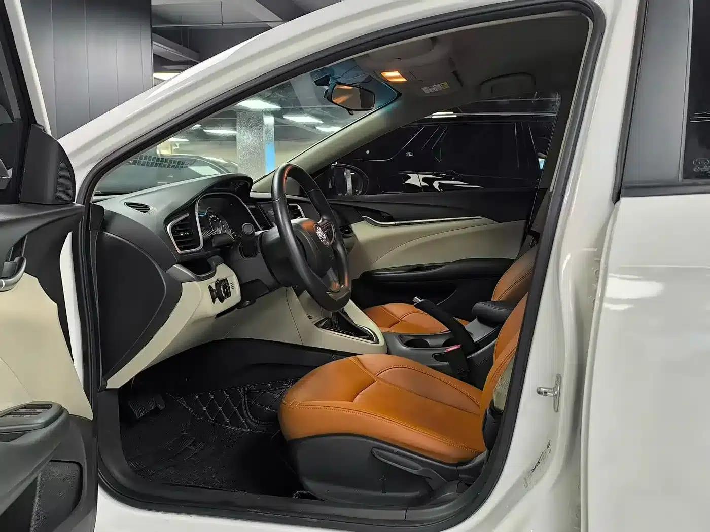 Buick Excelle 2018 15T Dual-Clutch Entry-Level Model (National V Emission Standard) — миниатюра 4