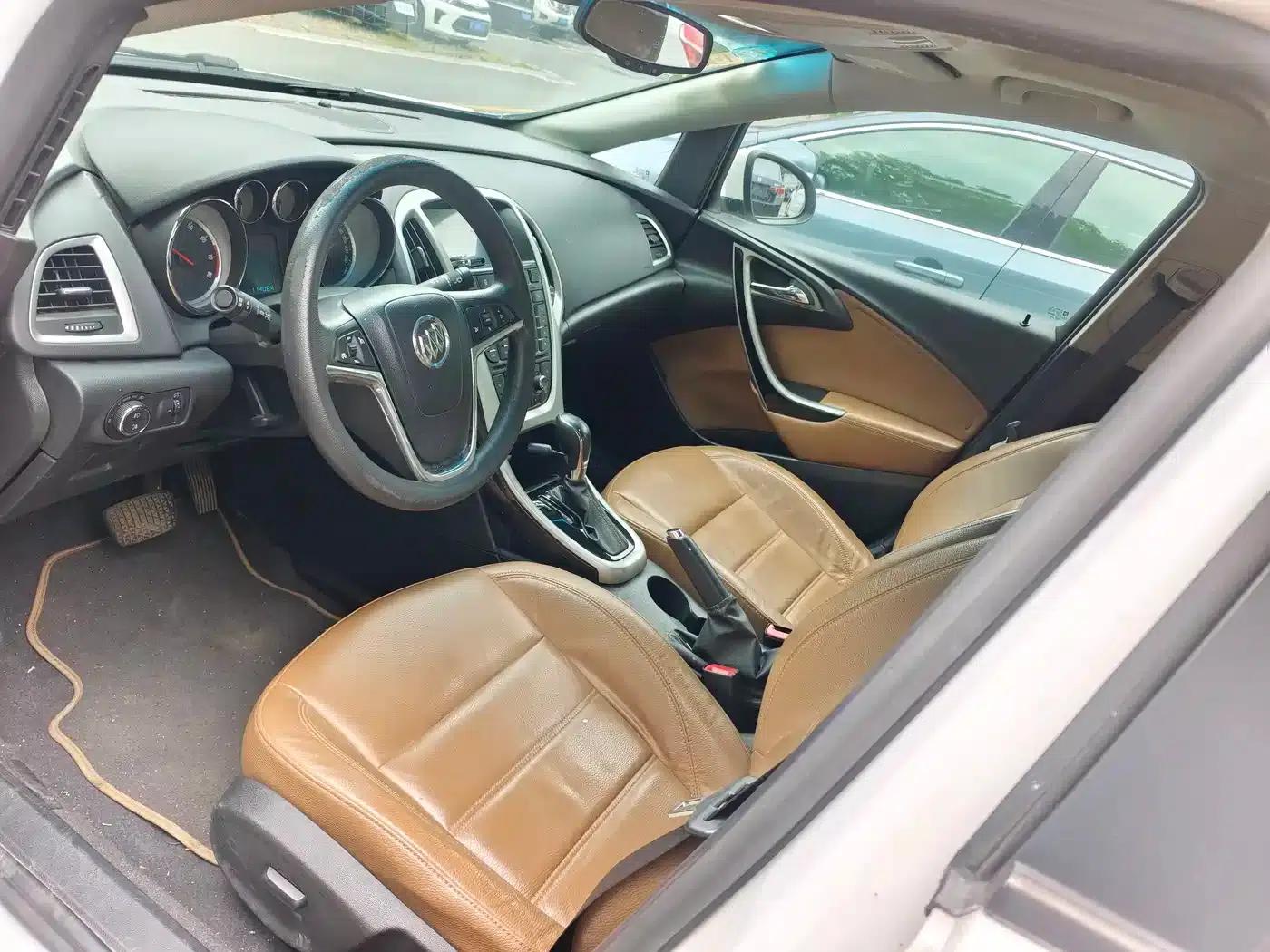 Buick Excelle GT 1.6T Automatic Fashion Sport Edition 2013 — миниатюра 9