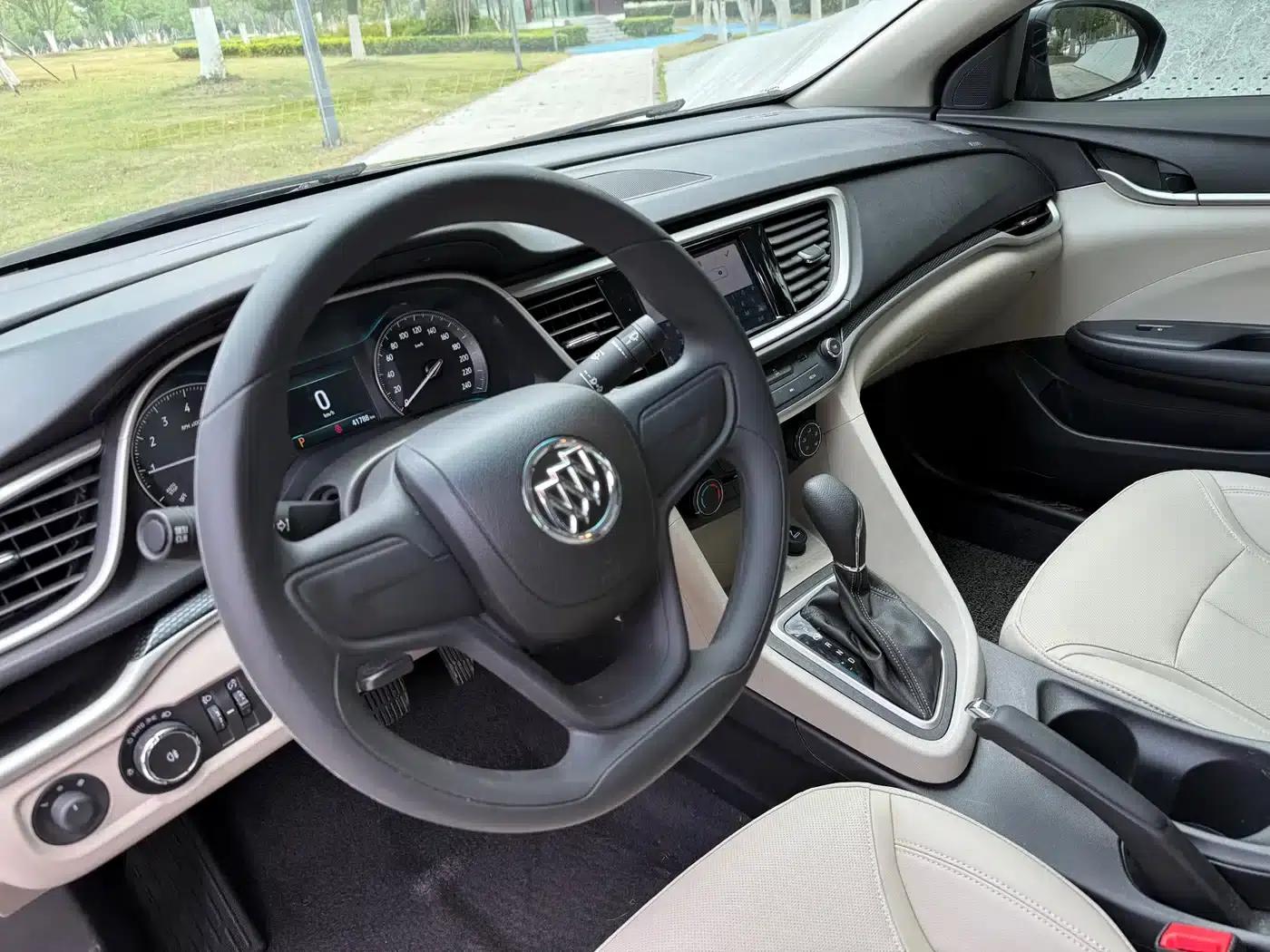 Buick Excelle 2021 Classic 1.5L Automatic Entry-Level Model — миниатюра 9