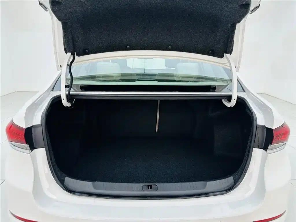 Buick Excelle 2019 15T Dual-Clutch Connected Elite Model (China VI Emission Standard) — миниатюра 25