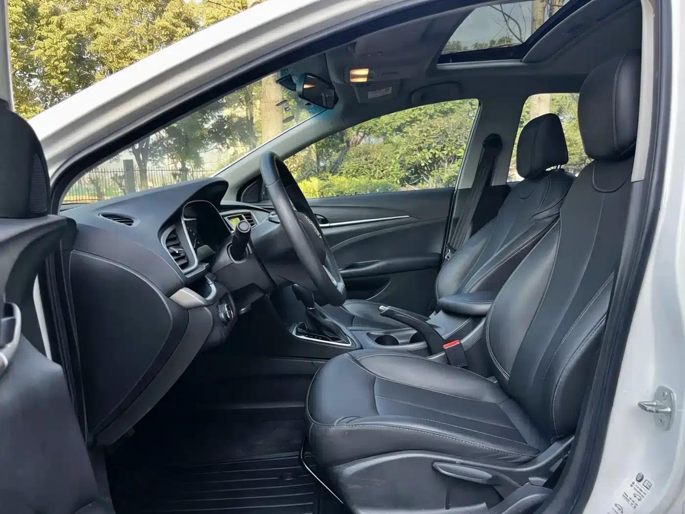 Buick Excelle 2021 Facelift 1.3T Automatic Mild Hybrid Elite — миниатюра 10