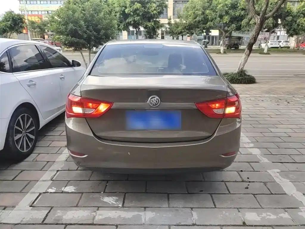 Buick Excelle 2016 15N Manual Entry-level — миниатюра 6