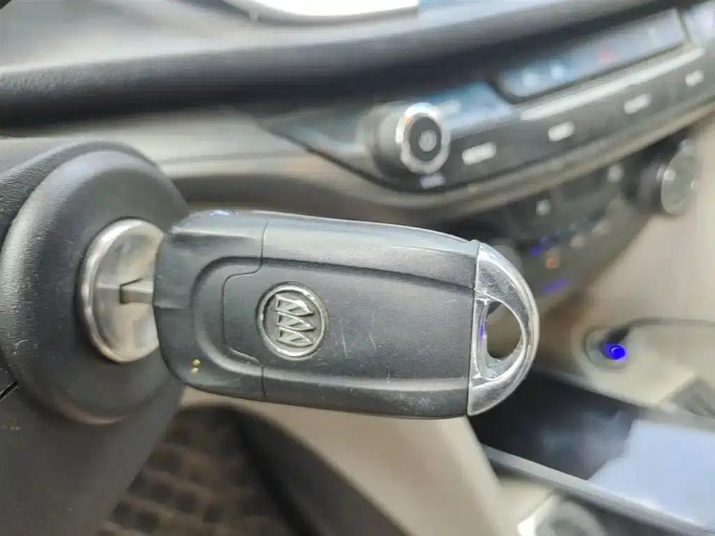 Buick Excelle 2016 15N Manual Entry-level — миниатюра 9