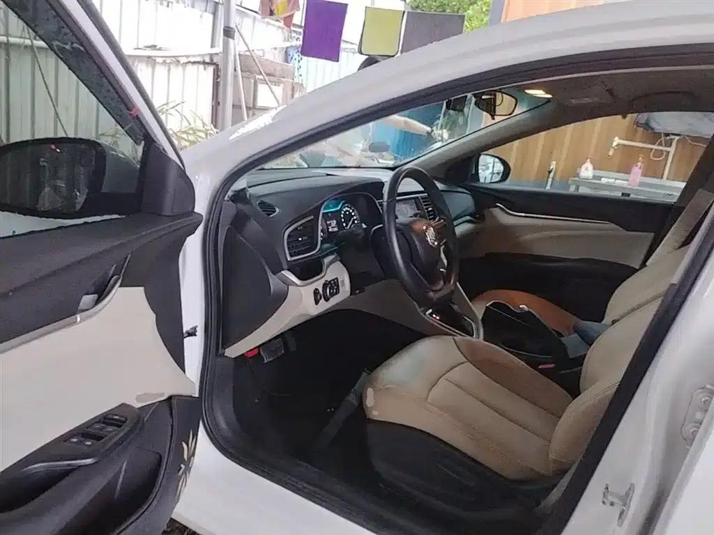 Buick Excelle 2017 15N Automatic Entry-Level Model — миниатюра 16