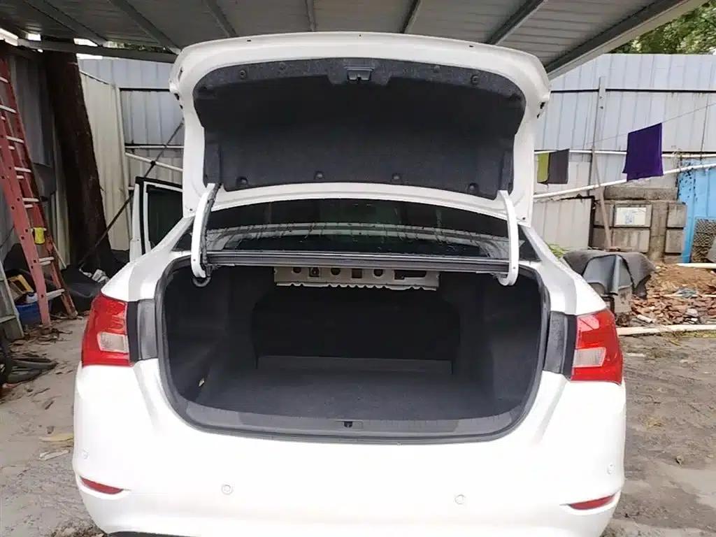 Buick Excelle 2017 15N Automatic Entry-Level Model — миниатюра 19