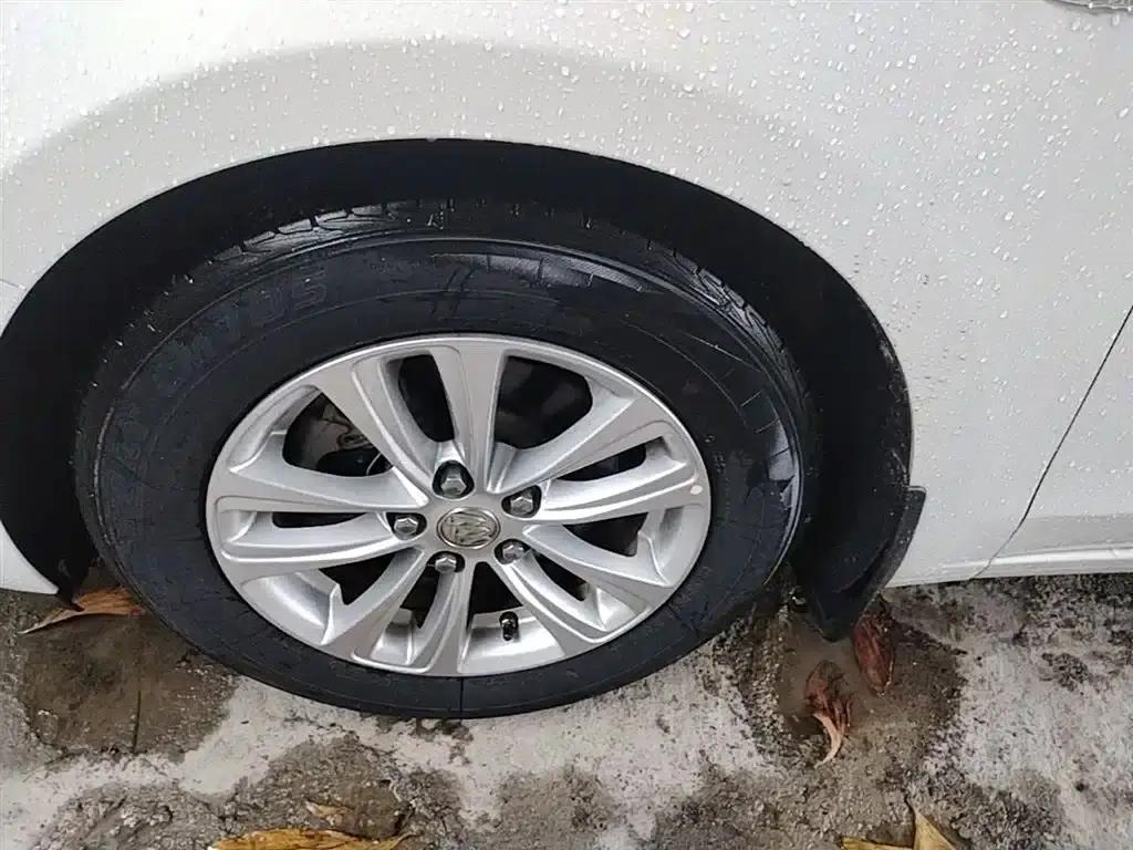 Buick Excelle 2017 15N Automatic Entry-Level Model — миниатюра 23