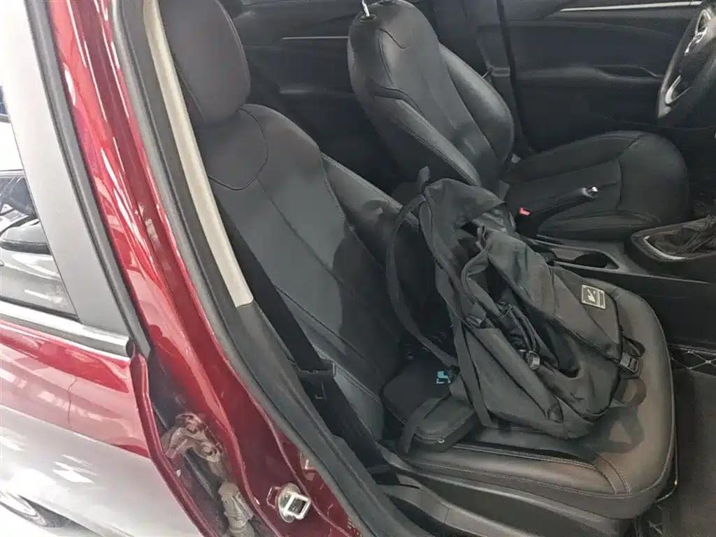 Buick Excelle 2021 Facelift Classic 1.5L Automatic Elite — миниатюра 25