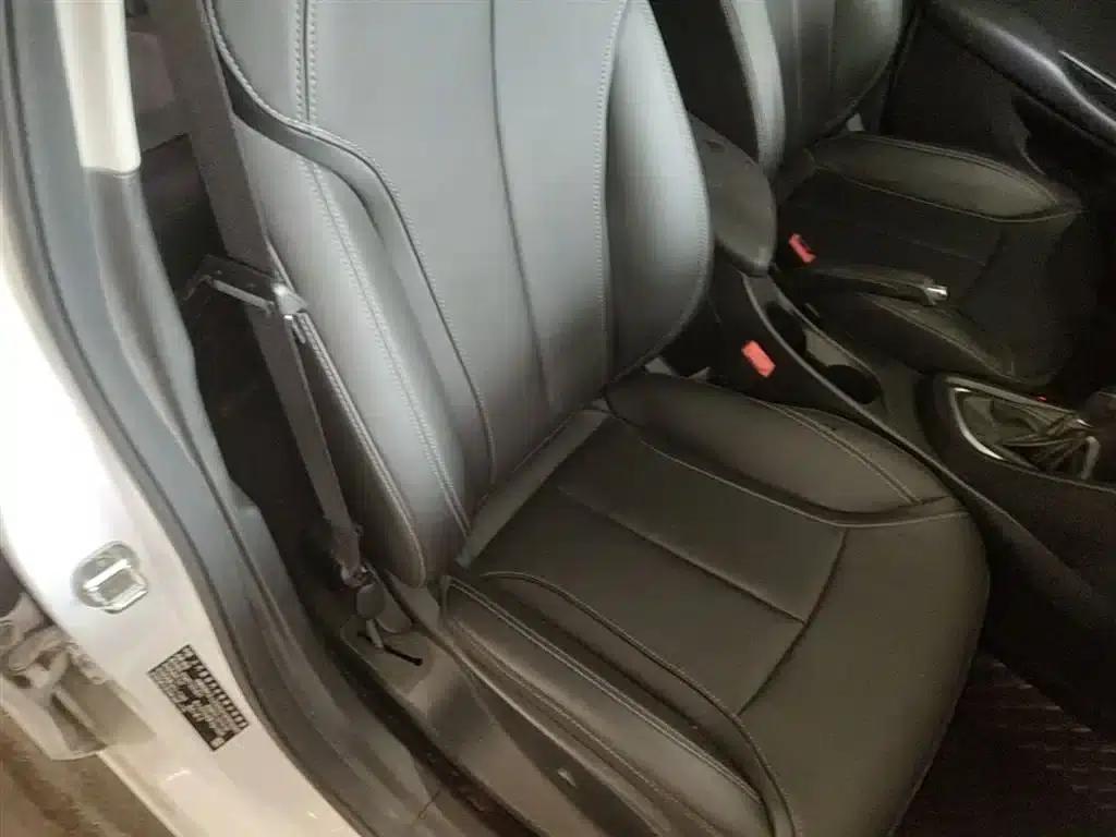 Buick Excelle 2019 18T Automatic Connected Elite (China VI Emission Standard) — миниатюра 25