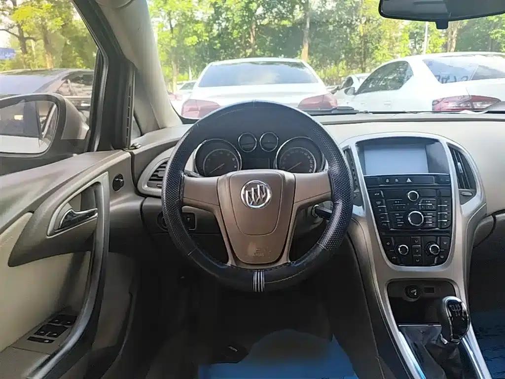 Buick Excelle GT 1.6L Manual Comfort Edition (2013) — миниатюра 11
