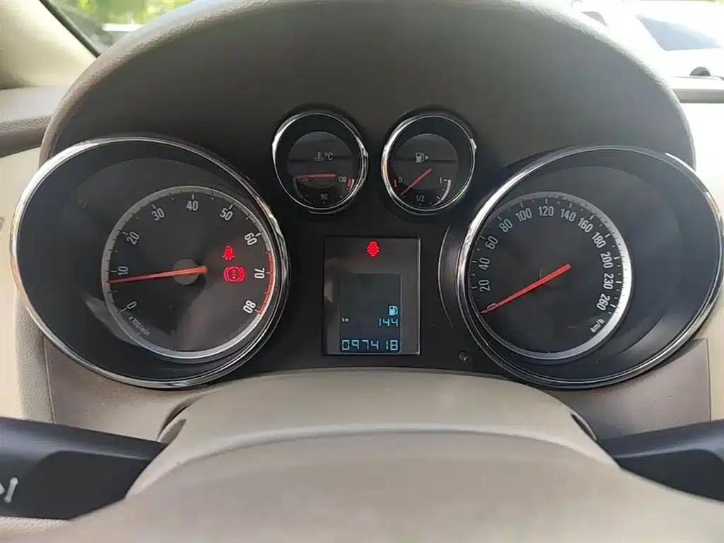 Buick Excelle GT 1.6L Manual Comfort Edition (2013) — миниатюра 12