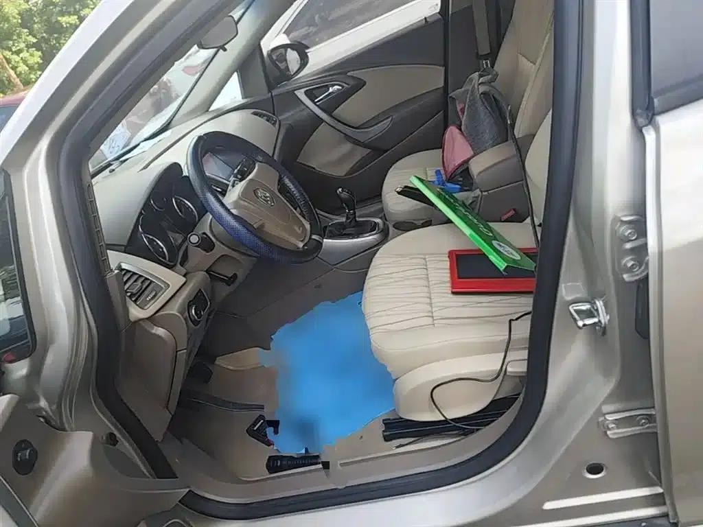 Buick Excelle GT 1.6L Manual Comfort Edition (2013) — миниатюра 15