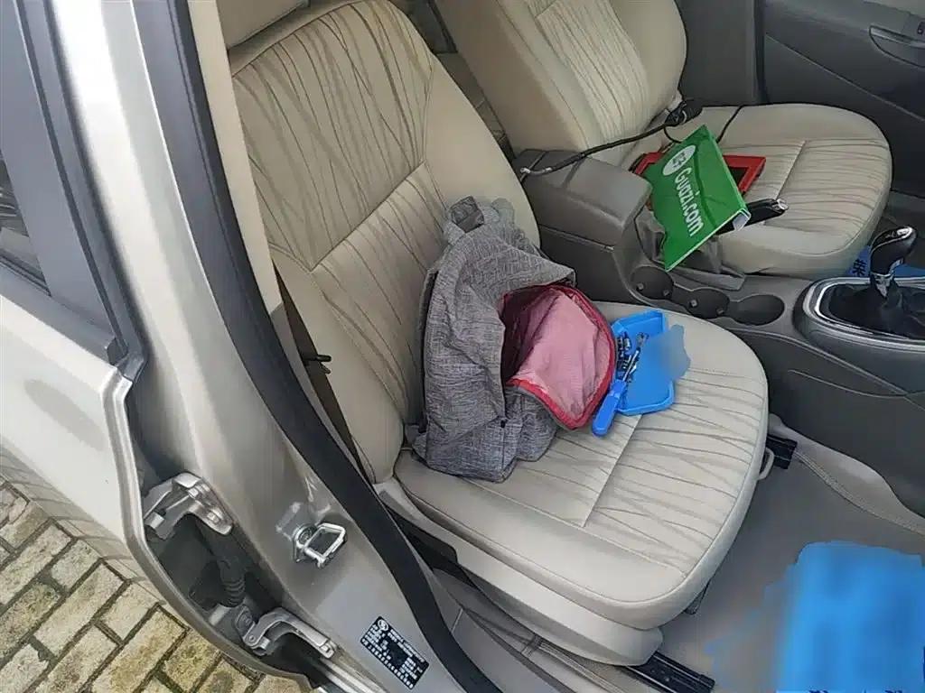 Buick Excelle GT 1.6L Manual Comfort Edition (2013) — миниатюра 25