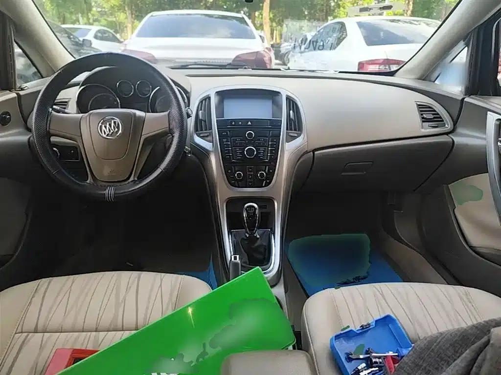 Buick Excelle GT 1.6L Manual Comfort Edition (2013) — миниатюра 10