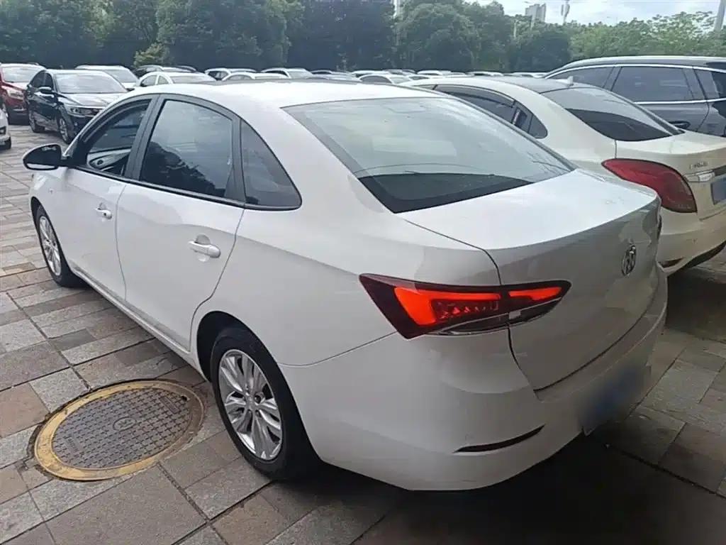 Buick Excelle 2021 Facelift Classic 1.5L Automatic Elite — миниатюра 5