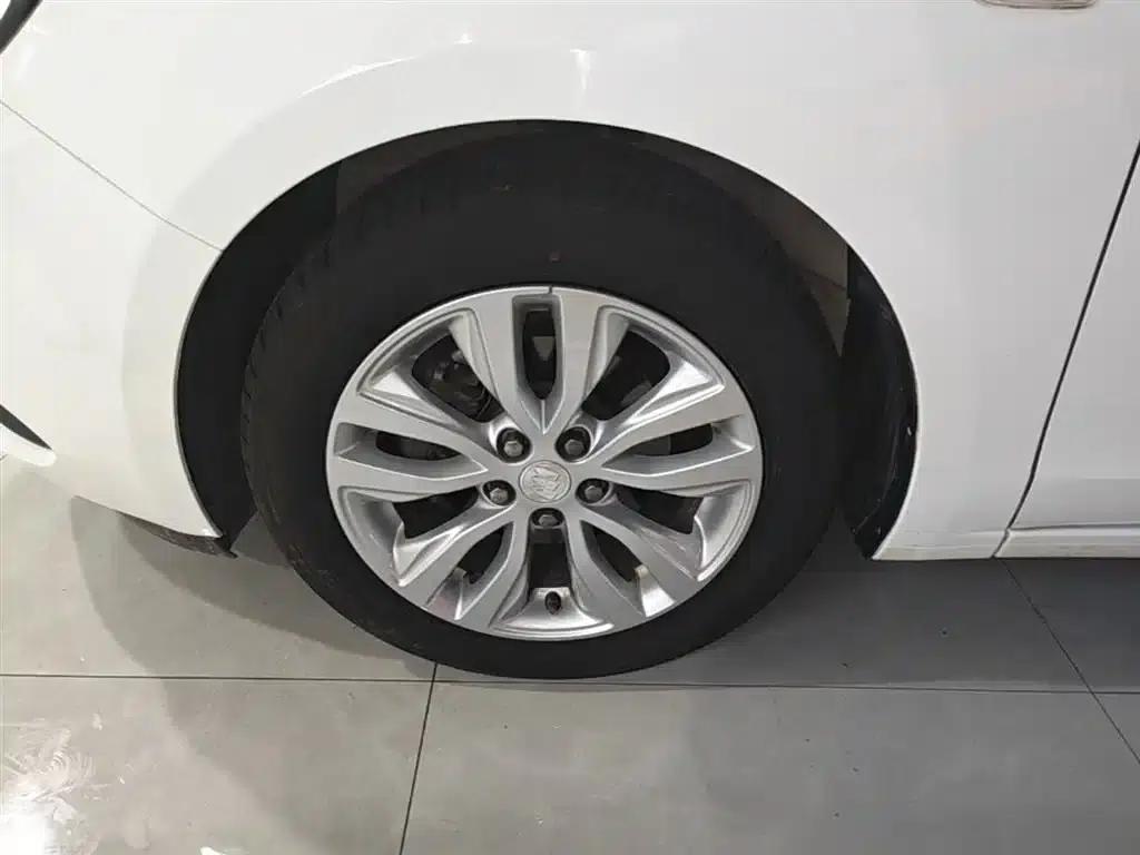 Buick Excelle 2021 Classic 1.5L Automatic Elite — миниатюра 23