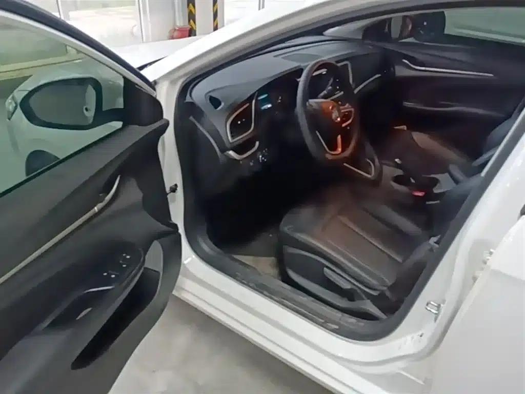 Buick Excelle 2021 Facelift Classic 1.5L Automatic Elite — миниатюра 16