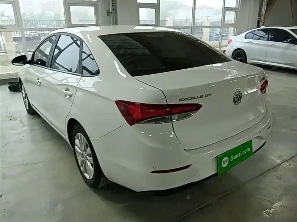 Buick Excelle 2021 Facelift Classic 1.5L Automatic Elite — миниатюра 5