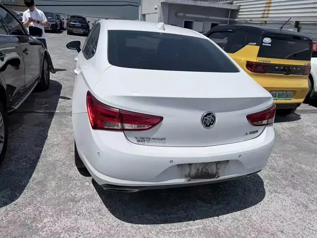Buick Verano 2018 Sedan 20T Dual-Clutch Leading Edition — миниатюра 4