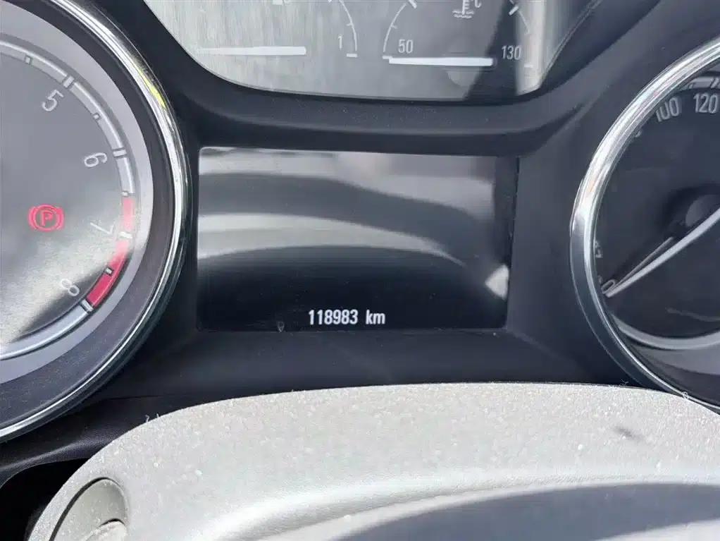 Buick Verano 2018 Sedan 20T Dual-Clutch Leading Edition — миниатюра 8