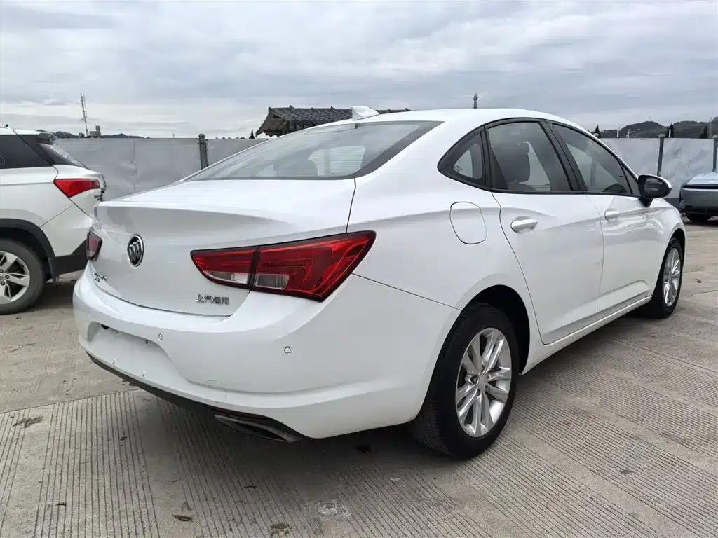 Buick Verano 2018 Sedan 20T Dual-Clutch Leading Edition — миниатюра 14