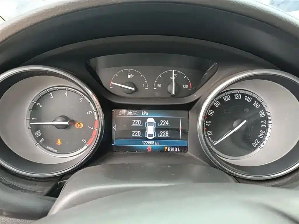 Buick Verano 2017 Sedan 15S Automatic Leading Edition — миниатюра 12