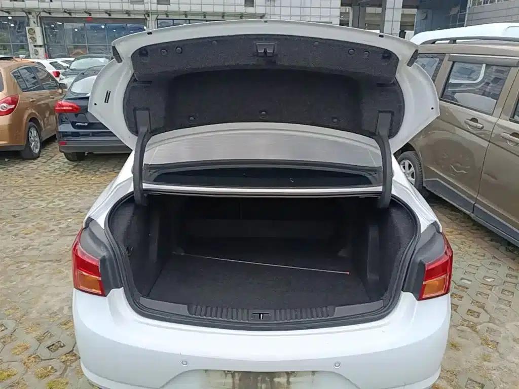 Buick Verano 2017 Sedan 15S Automatic Leading Edition — миниатюра 19