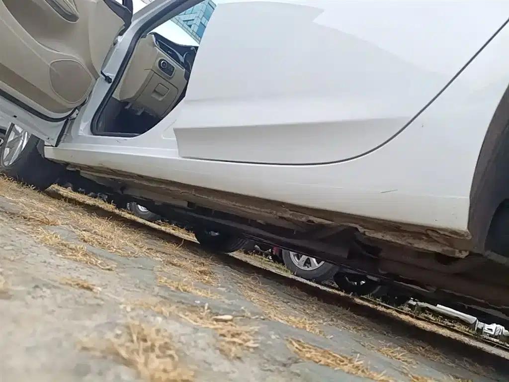 Buick Verano 2017 Sedan 15S Automatic Leading Edition — миниатюра 22