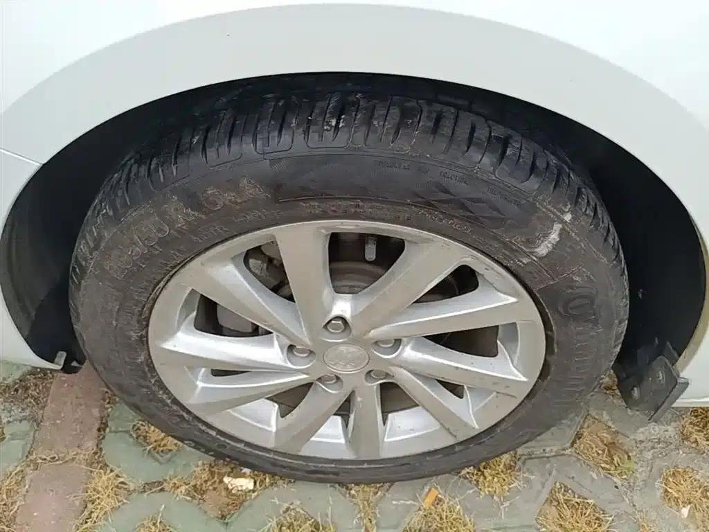 Buick Verano 2017 Sedan 15S Automatic Leading Edition — миниатюра 23