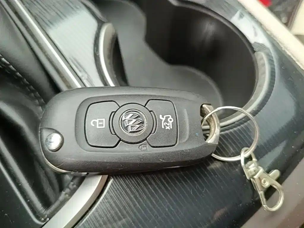Buick Verano 2017 Sedan 15S Automatic Leading Edition — миниатюра 9