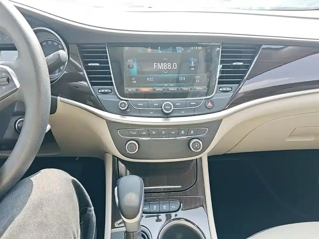 Buick Verano 2018 Sedan 15S Automatic Leading Edition — миниатюра 13