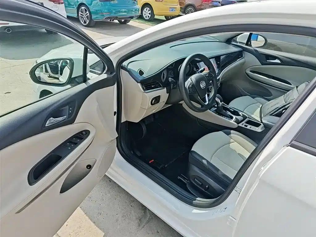 Buick Verano 2018 Sedan 15S Automatic Leading Edition — миниатюра 16