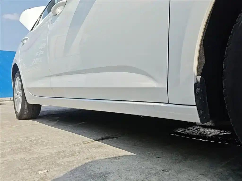 Buick Verano 2018 Sedan 15S Automatic Leading Edition — миниатюра 21