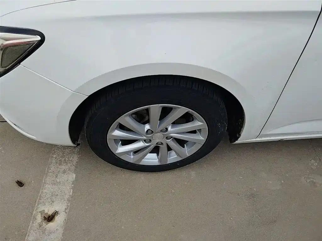 Buick Verano 2017 Sedan 15S Automatic Leading Edition — миниатюра 23