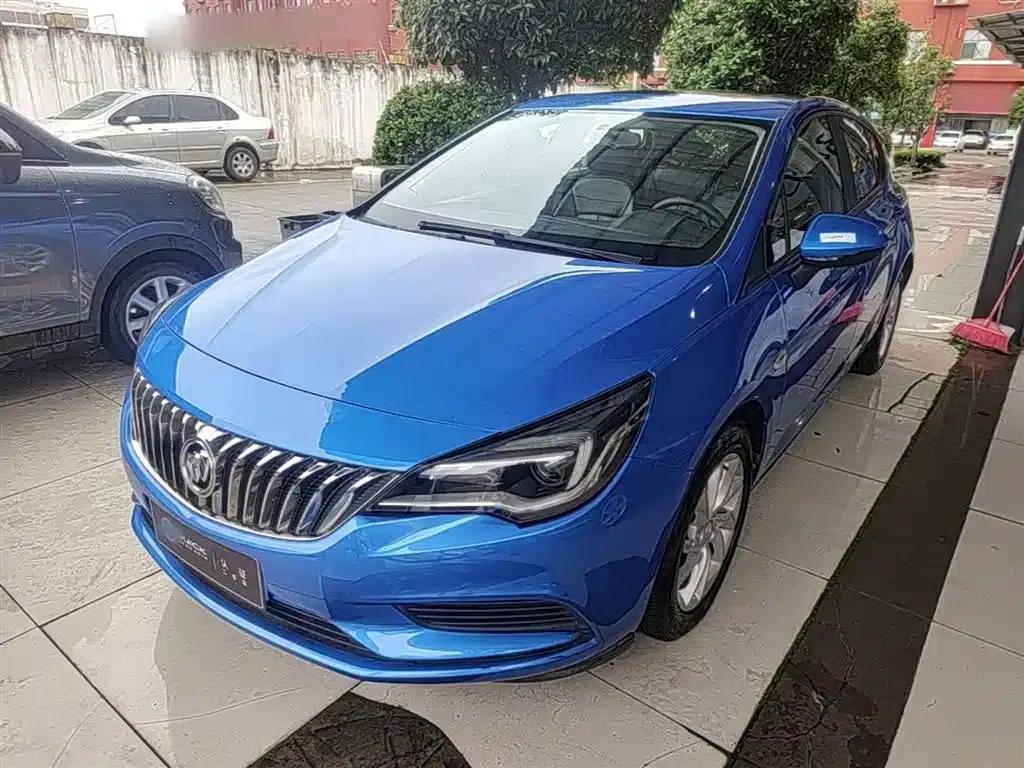 Buick Verano 2016 Hatchback 15S Automatic Entry-Level — миниатюра 1