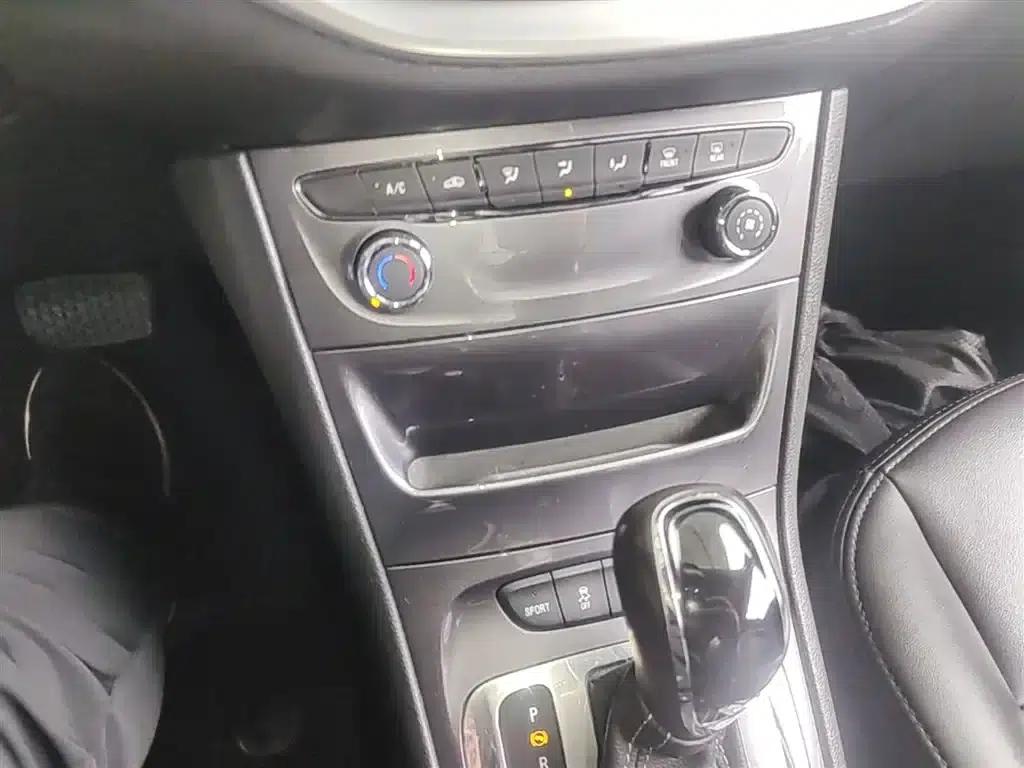 Buick Verano 2016 Hatchback 15S Automatic Entry-Level — миниатюра 13