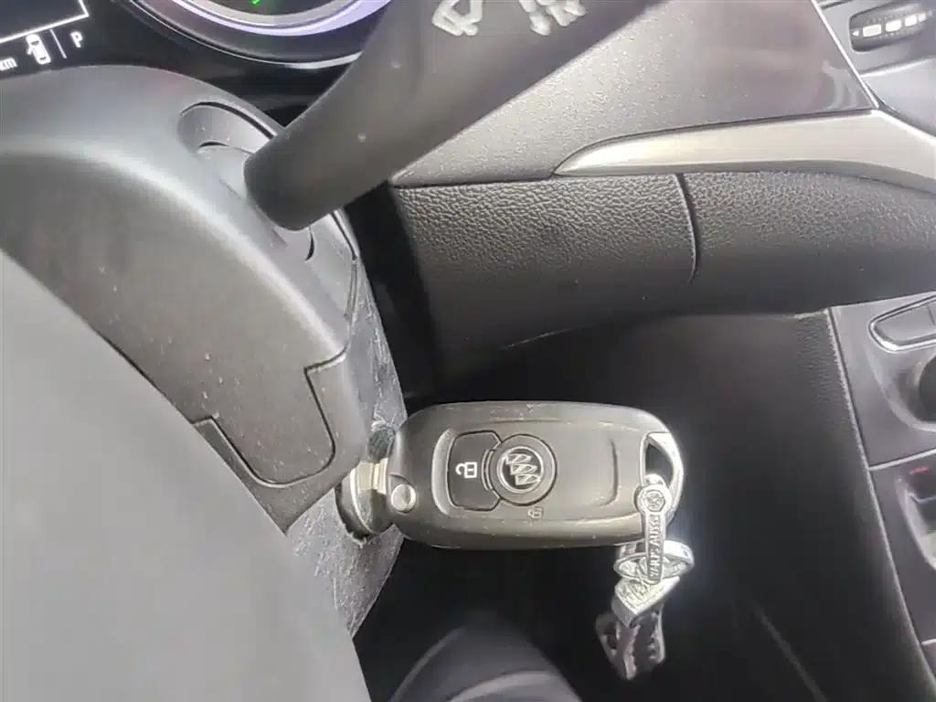 Buick Verano 2016 Hatchback 15S Automatic Entry-Level — миниатюра 9
