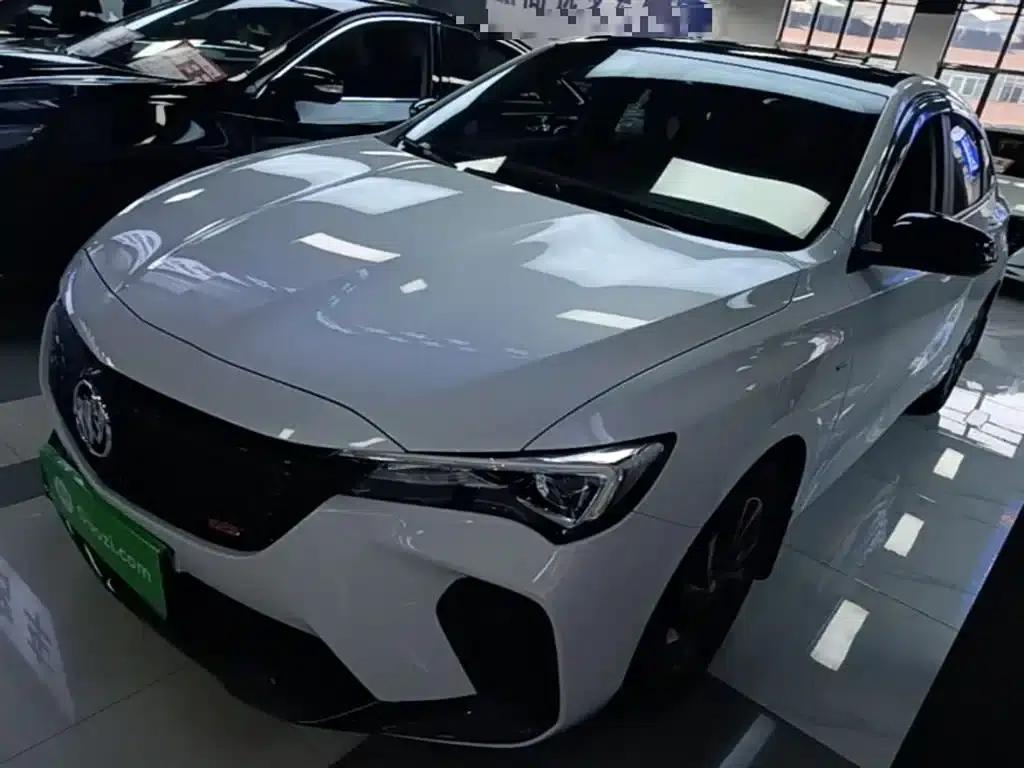 2023 Buick Verano Pro GS Hunter Edition — миниатюра 2