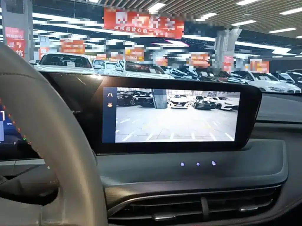 2023 Buick Verano Pro GS Hunter Edition — миниатюра 13