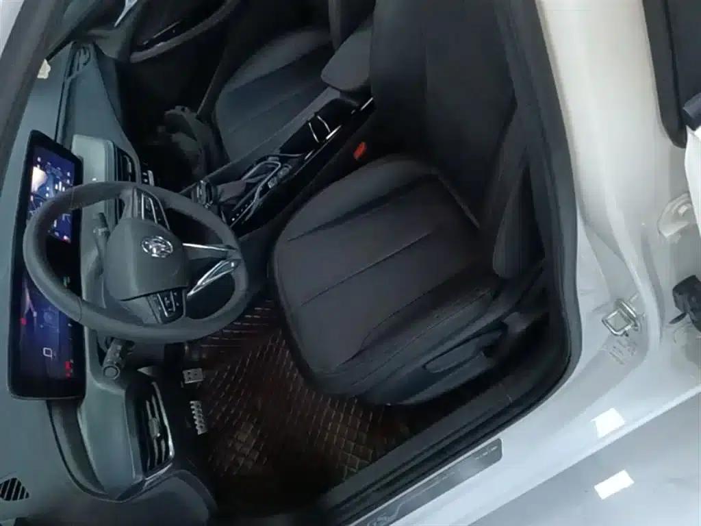 2023 Buick Verano Pro GS Hunter Edition — миниатюра 15