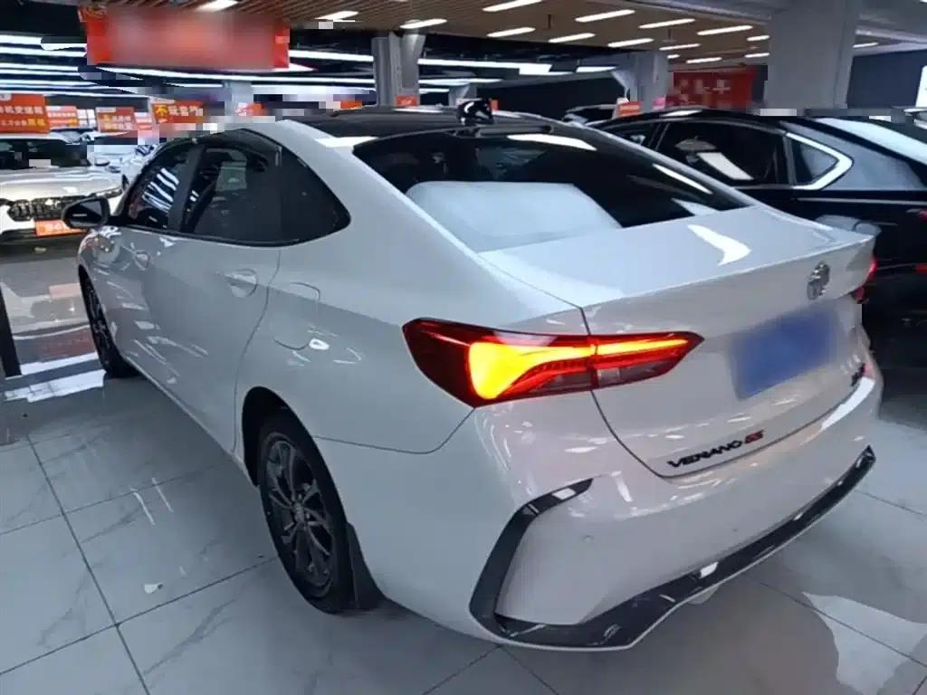 2023 Buick Verano Pro GS Hunter Edition — миниатюра 5